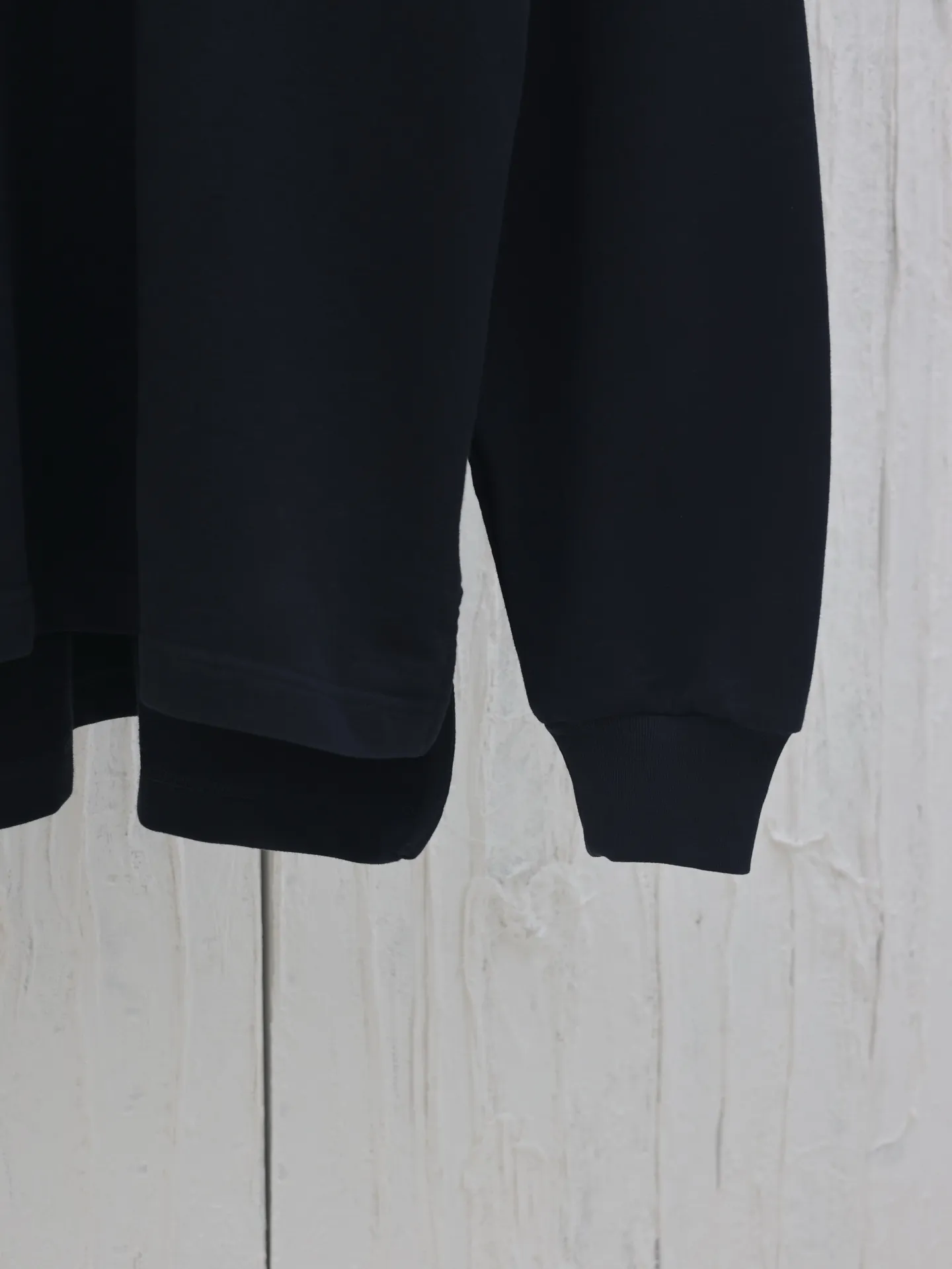 Balenciaga*2 25SS Series Polo 280 ， （280g） ， ， ， 。 Breathable ， ， 。 ： Barudan ， 0.05mm logo， ， ， 。 ， 3-5 ， ， 、 ， 。 ： ， ， ≥2.5mm， ， 。 Size：1/2